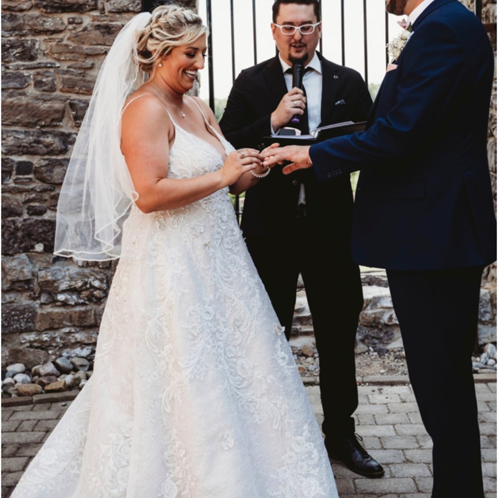 Oleg Cassini Wedding Dress